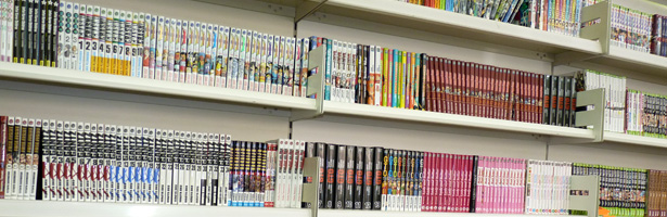 Bibliothèque de manga, dans le magasin parisien Hayaku Shop